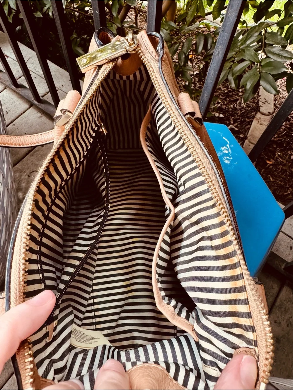 Kate Spade ♠️ Pebbled Tan Satchel👜 with Tassel, and gold details